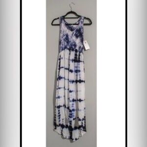 Mystree High-Low Tie-Dye Skirt in Blue and White